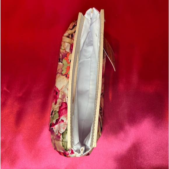 Pink Flower Clutch - Picture 3 of 4